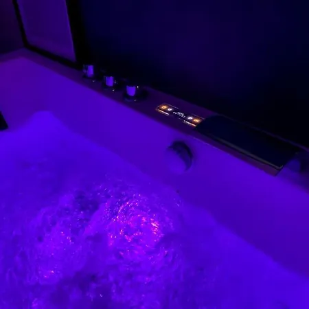 Loft Romantique - Balneo - Billard - Massage *