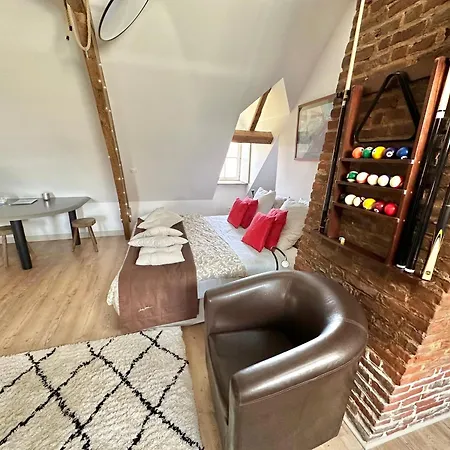 Appartement Loft Romantique - Balneo - Billard - Massage *