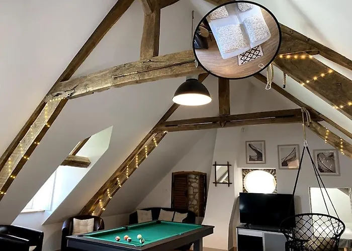 Loft Romantique - Balneo - Billard - Massage Apartment