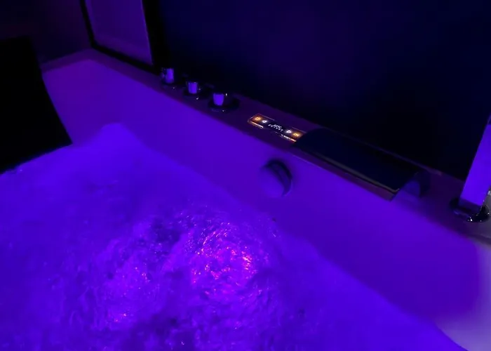 Loft Romantique - Balneo - Billard - Massage *