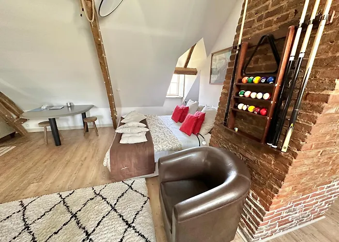 Apartment Loft Romantique - Balneo - Billard - Massage *